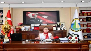 Belediye Başkanı koltuğunu 23 Nisan dolayısıyla öğrenciye devretti