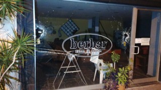 Berber dükkanına pompalı tüfekle ateş edip kaçtılar