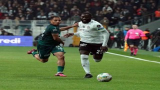 Beşiktaş, Masuaku ve Redmondı kadroda tutmak istiyor