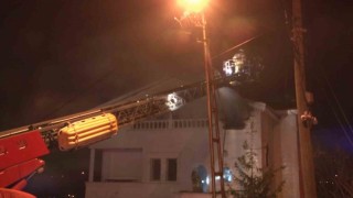 Beykozda 3 katlı villada yangın paniği