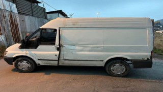 Beylikdüzünde hırsızlar kaçtı, ihbarı yapan aile polislerle birlikte kovalamacaya katıldı