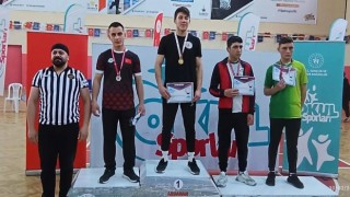 Bilek güreşi müsabakalarında Bayburt adını Türkiye finallerine yazdırdı