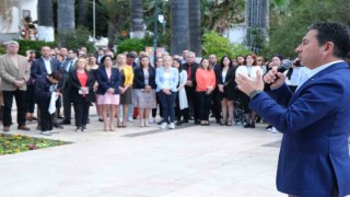 Bodrum Belediye Başkanı Ahmet Aras personeliyle bayramlaştı