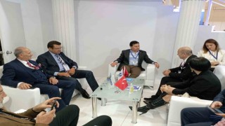 Bodrum standında protokol üyeleri ve turizmciler bir arada