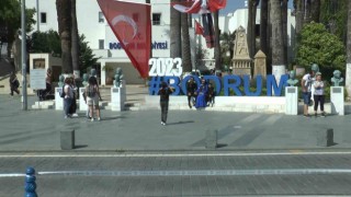 Bodrumda oteller dolmaya, trafik yoğunlaşmaya başladı