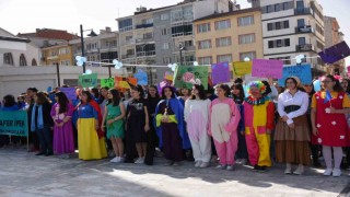 Bozüyük Çarşı Meydanda Otizm Farkındalık Etkinliği düzenlendi