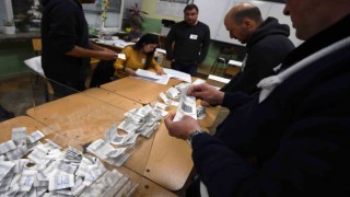 Bulgaristan'da sandık çıkış anketlerine göre Batı yanlısı koalisyon seçimi önde götürüyor