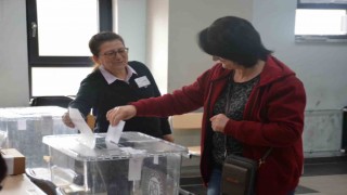 Bulgaristan'daki erken genel seçim için sandığa koştular