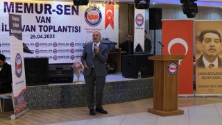Burhan Kayatürk: “İnsanlar lider olarak Erdoğanı görüyor”