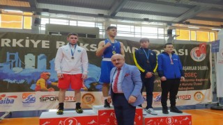 Bursa Büyükşehir Belediyesporlu boksörlerden başarı