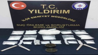 Bursa polisi 34 suç kaydı bulunan zanlıyı 530 gram uyuşturu ile yakaladı