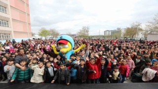 Büyükşehirden afetzede çocuklar için sinema etkinliği