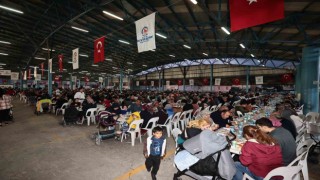 Büyükşehirin iftar sofrası Anafartalarda kuruldu