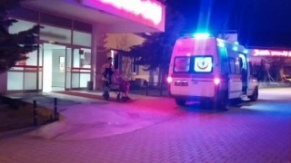 Camiden çıkanlara ateş açıldı: 2si kadın 6 yaralı