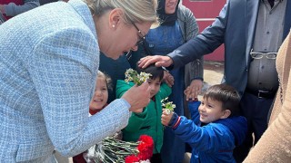 CHP Adayı Dr. Asu Kaya, her yerde sıcak karşılanıyor