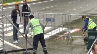 CHPli belediye, miting öncesi göle dönen alanı temizledi