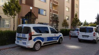 Cinnet getiren emekli polis, karısını ve çocuklarını beylik silahıyla vurdu