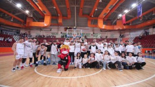 CO Basket son 16ya yükseldi