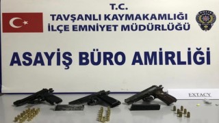 Çocuğa uyuşturucu satmaya çalıştılar