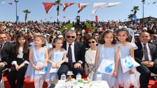 Çocuk valinin ilk talimatı yaşıtlarının güvenliği oldu