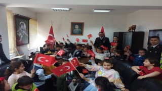 Çocuklar 23 Nisanda jandarmayı tanıdı
