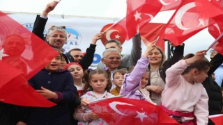 Çocuklar bayramlarını Çocuk Şenliğinde kutladı