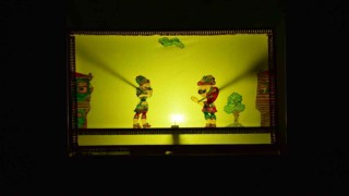 Çocuklar Hacivat-Karagöz ile eğlendi