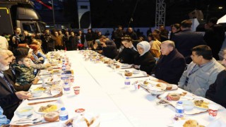 Cumhurbaşkanı Erdoğan: “Deprem turistleri kendi sahte gündemlerinin içinde kaybolup gitse de biz onların peşinden gitmeyeceğiz”