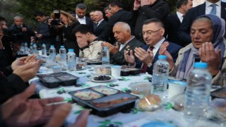 Cumhurbaşkanı Yardımcısı Oktay, KKTCde iftar yaptı