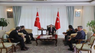 Cumhurbaşkanı Yardımcısı Oktay, Şampiyon Melekler Derneği ile bir araya geldi