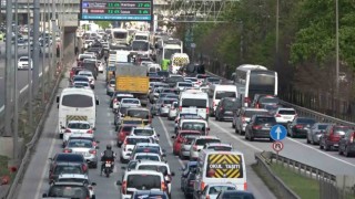 D-100de yoğun trafik