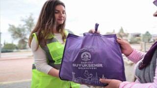 Denizlide ihtiyaç sahiplerine 30 bin adet gıda paketi dağıtıldı