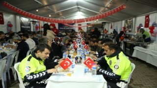 Deprem bölgelerindeki polisler iftar sofrasında buluştu