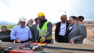 Deprem bölgesi Afşinde TOKİ konutları hızla yükseliyor