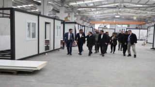 Deprem bölgesinden döner dönmez işçiler ile buluştu