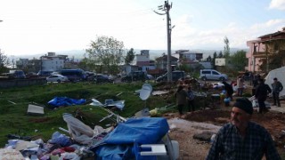 Deprem bölgesini fırtına vurdu: 1 ölü, 48 yaraldı