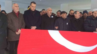 Depremde 15 yılın ardından dünyaya gelen oğlunu kaybeden babanın buruk bayramı