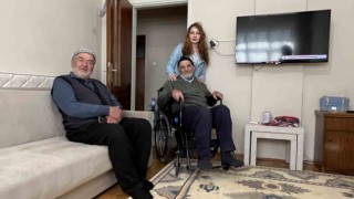 Depremde ayağı sakatlanan İsmail Çürüke tekerlekli sandalye yardımı