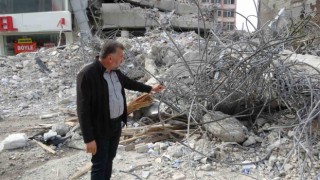 Depremde hasar alan bina güçlükle yıkılabildi