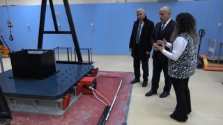 Depremde yıkılan binaların karot numuneleri Muşta inceleniyor