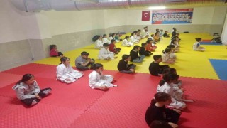 Depremin yaraları sporla sarılıyor