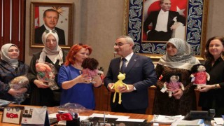 Depremzede çocukların bayram hediyesi Kütahyadan