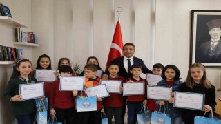 Dereceye giren öğrenciler ödüllerine kavuştu