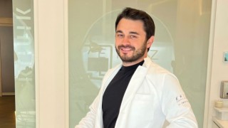 Diş Hekimi Ömer Ekiz: Yaşlanma süreci gülüşünüzü etkiliyor