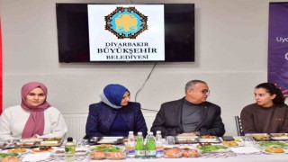 Diyarbakır Valisi Konukevi Kız Yurdu öğrencileriyle iftar açtı