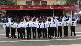Diyarbakırda çocuklar iki bayramı bir arada coşkuyla kutladı