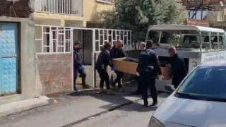 Diyarbakırda çocuklarının gözü önünde eşi ve akrabasını evinde öldüren şüpheli yakalandı