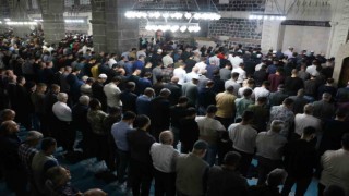 Diyarbakırda Kadir Gecesi dualarla idrak edildi