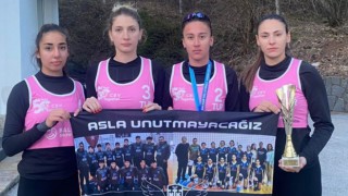 DPÜ SBF Akademisyenin yer aldığı Kadın Milli Kar Voleybolu Takımı Balkan Şampiyonu