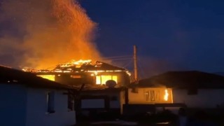 Düzcede iftar vakti çıkan yangın evi küle çevirdi